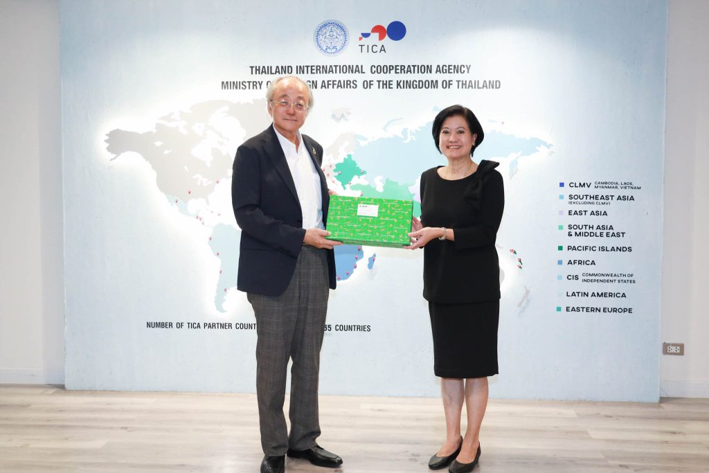 AIT President Prof. Kazuo Yamamoto and Mrs. Ureerat Chareontoh, Director-General of the Thailand International Cooperation Agency (TICA)