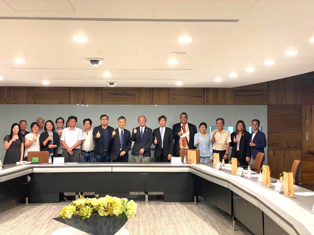 Group photo featuring President Prof. Yamamoto, CYCU President and Faculty members, including two AIT exchange students (extreme right) during AIT delegation’s Taiwan mission in September 2023.