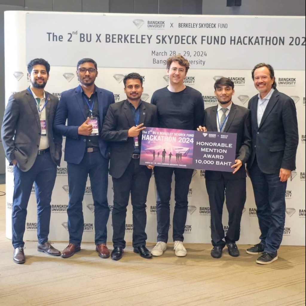 Team Excel in stone with organizers